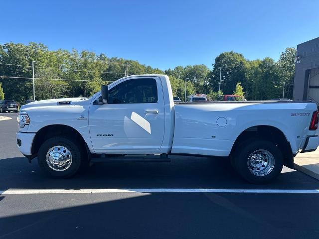 2022 Ram 3500 Big Horn Regular Cab 4x4 8' Box