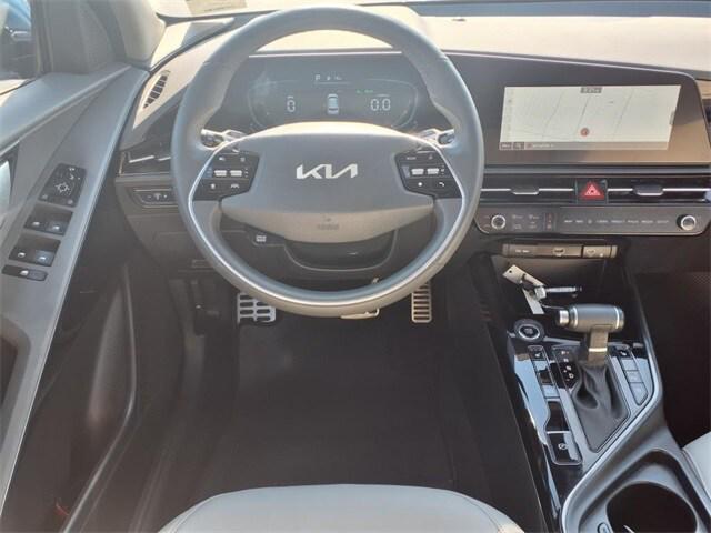 2023 Kia Niro EX Touring 2023 Kia Niro EX Touring