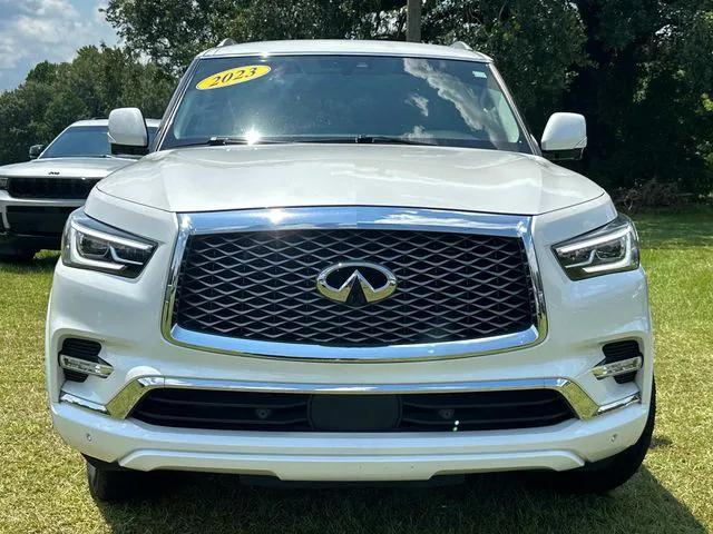 2023 INFINITI QX80 LUXE 2023 INFINITI QX80 LUXE