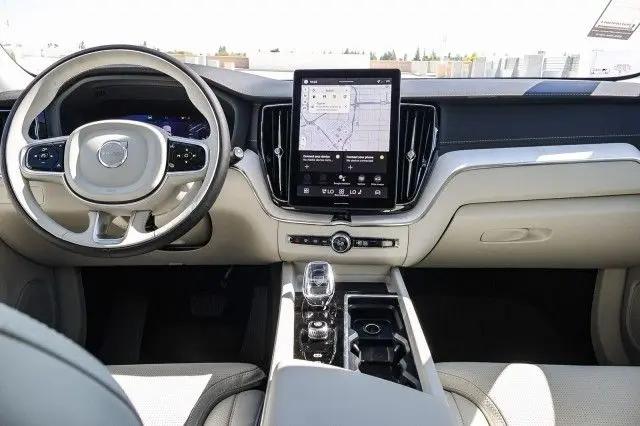 2026 Volvo XC60 B5 Ultra