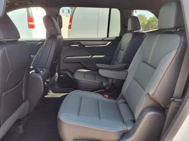 2026 GMC Acadia AWD AT4