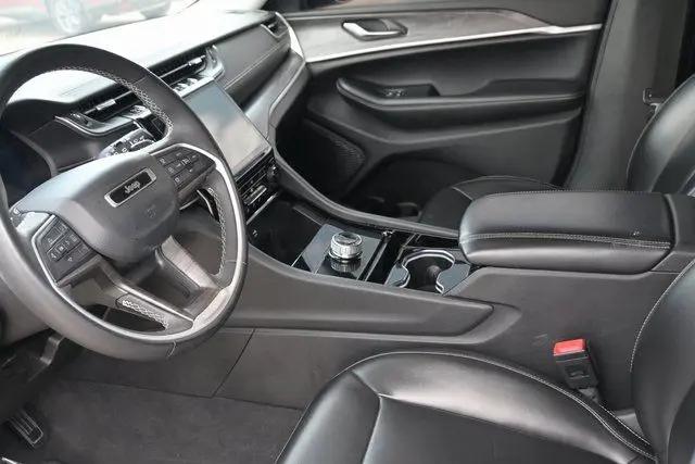 2023 Jeep Grand Cherokee Limited 4x2