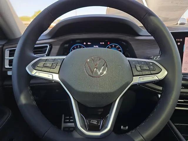 2025 Volkswagen Atlas 2.0T SEL Premium R-Line