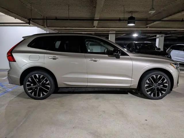 2026 Volvo XC60 B5 Ultra