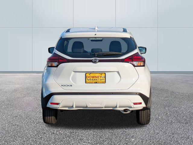 2025 Nissan Kicks S
