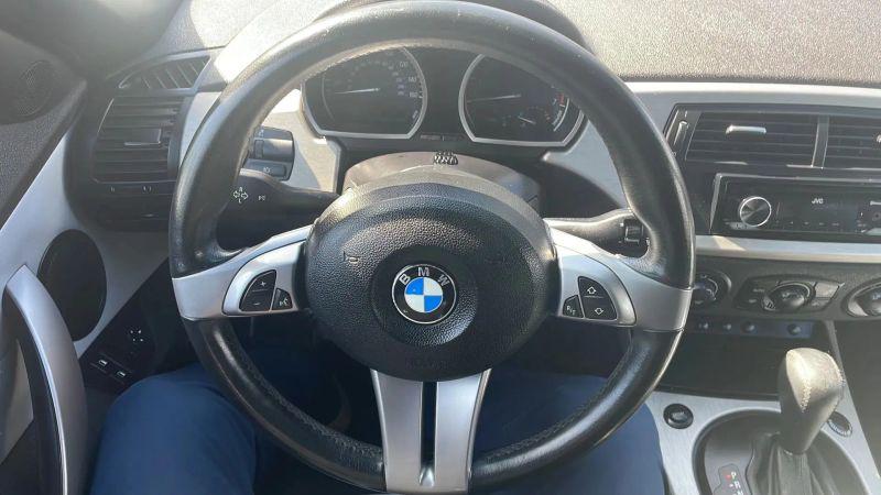2005 BMW Z4 2.5i