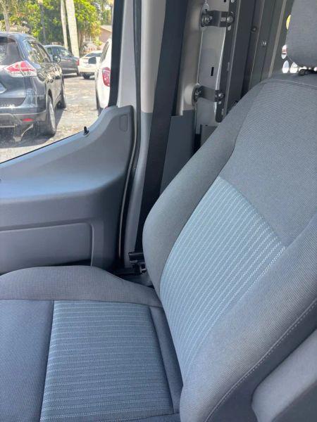2017 Ford Transit w/60/40 Side Door w/RWB