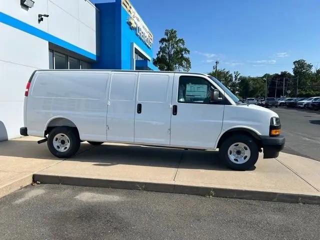 2025 Chevrolet Express Cargo Van RWD 3500 Extended Wheelbase WT