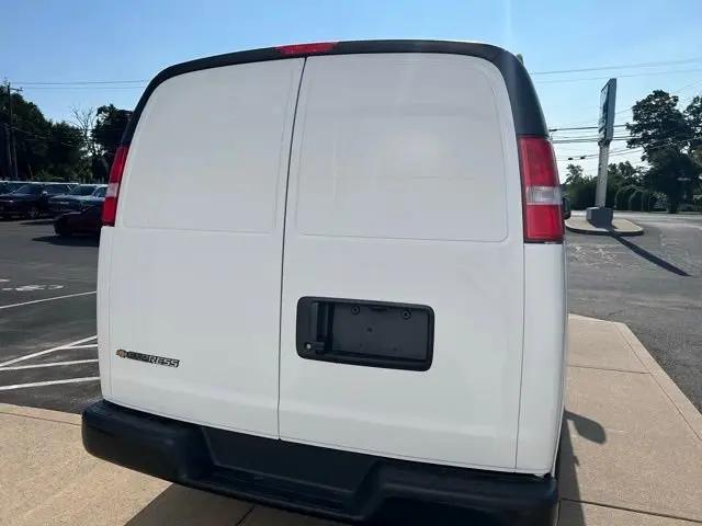 2025 Chevrolet Express Cargo Van RWD 3500 Extended Wheelbase WT