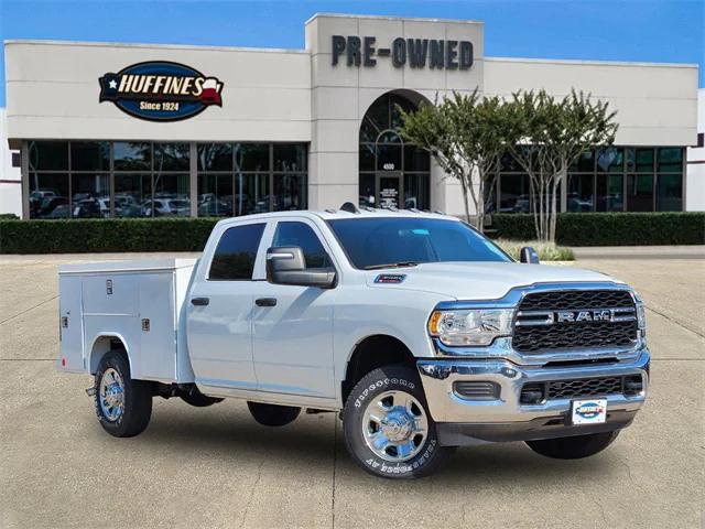 2023 RAM 3500 Tradesman Crew Cab 4x4 8 Box