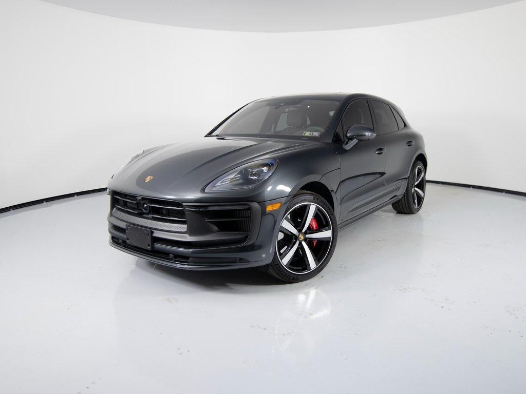 /2024 Porsche Macan