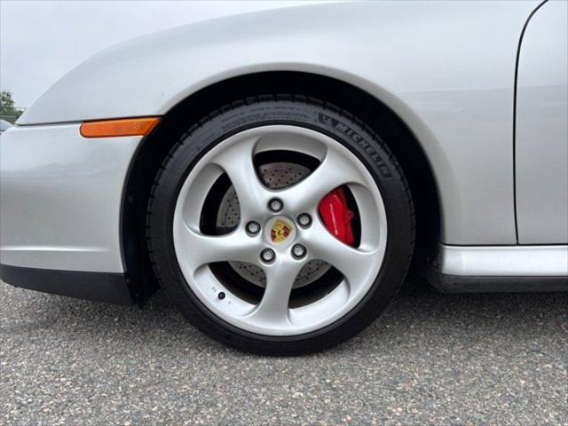 2004 Porsche 911 Carrera 4S