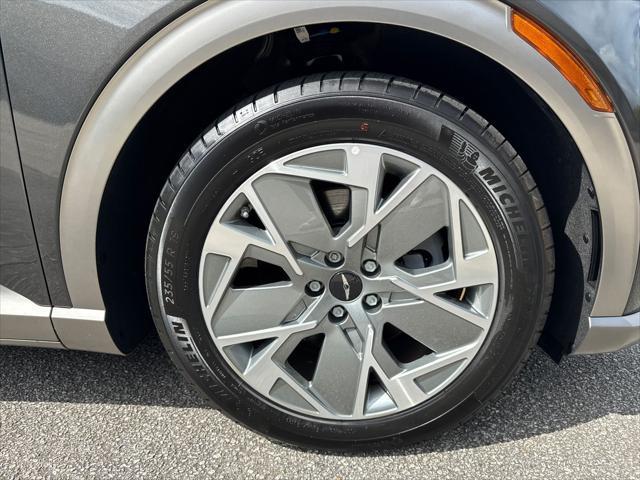 2025 Genesis GV60 Standard RWD