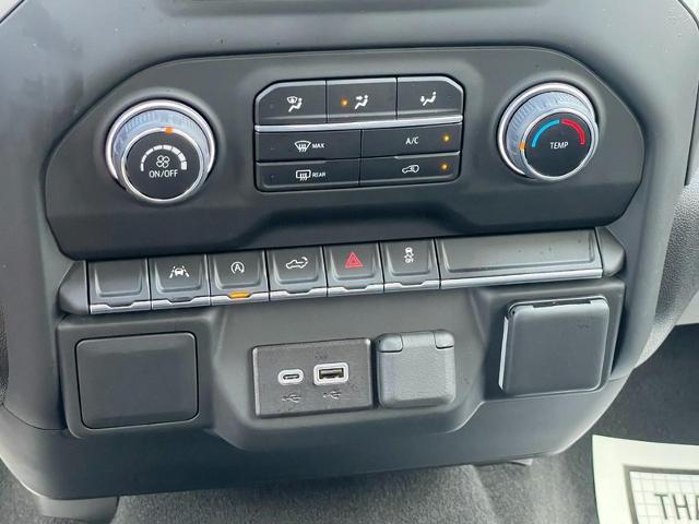 2024 Chevrolet Silverado 1500 4WD Crew Cab Short Bed Custom