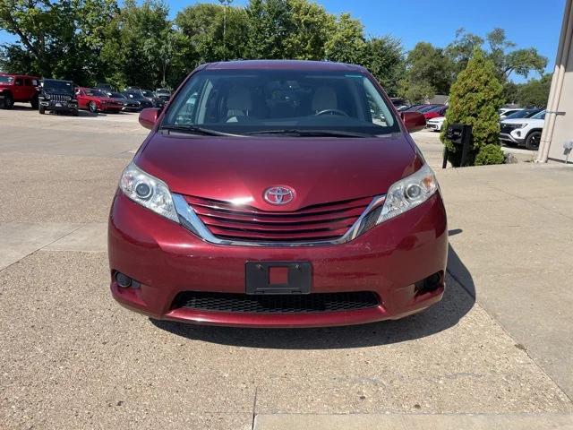 2017 Toyota Sienna LE 8 Passenger