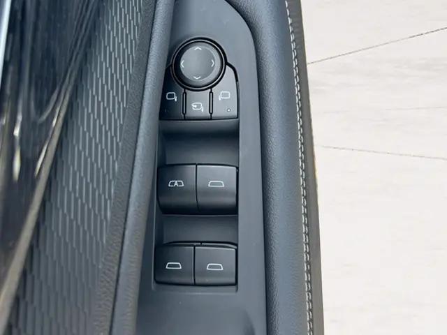 2025 Chevrolet V Blazer eAWD LT