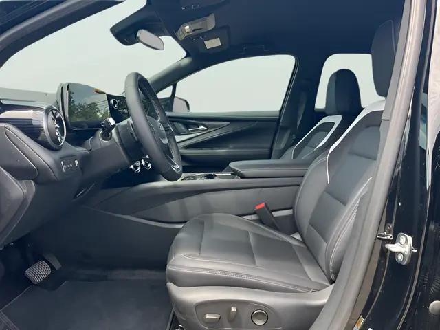 2025 Chevrolet V Blazer eAWD LT