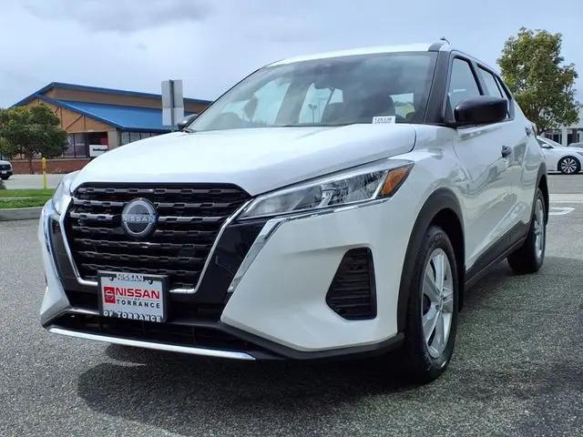 2025 Nissan Kicks S