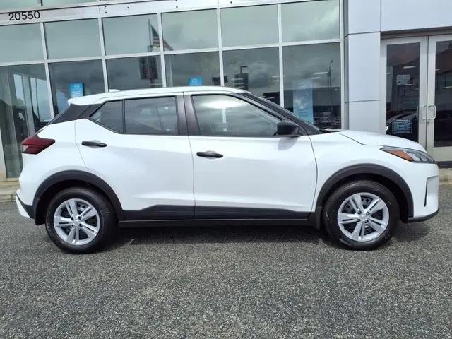 2025 Nissan Kicks S