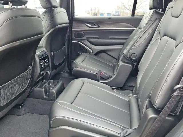 2025 Jeep Grand Cherokee L Limited 4x4
