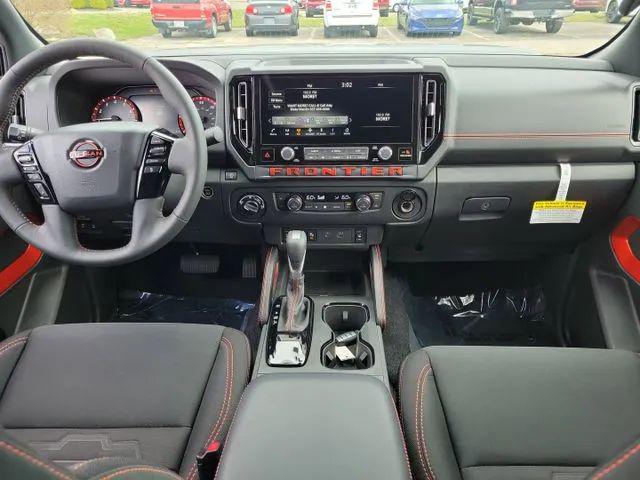 2025 Nissan Frontier Crew Cab PRO-4X 4x4