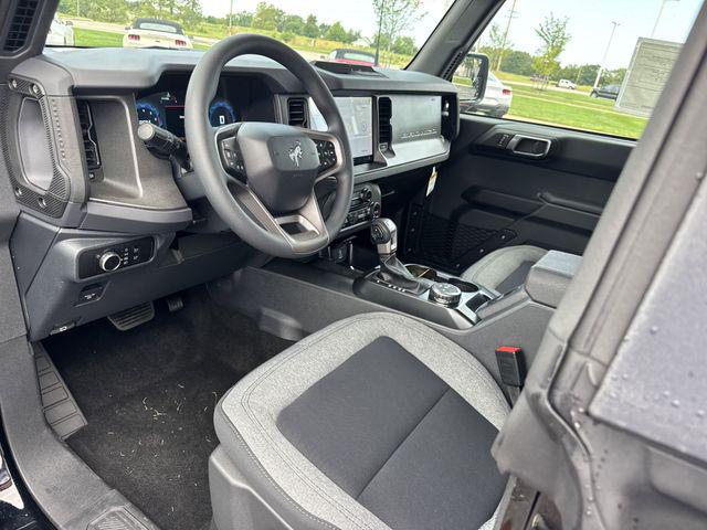 2025 Ford Bronco Base 4 Door 4x4