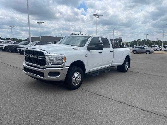 2024 RAM 3500 Tradesman Crew Cab 4x4 8 Box
