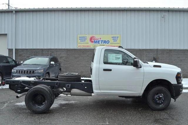 2026 RAM Ram 3500 Chassis Cab RAM 3500 TRADESMAN CHASSIS REGULAR CAB 4X4 60 CA 2026 RAM Ram 3500 Chassis Cab RAM 3500 TRADESMAN CHASSIS REGULAR CAB 4X4 60 CA