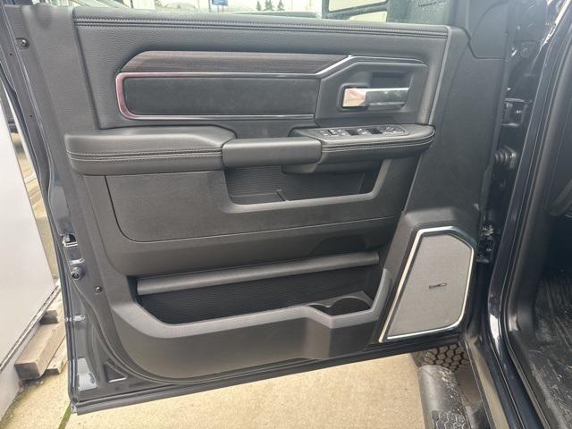 2026 RAM Ram 3500 Chassis Cab RAM 3500 BIG HORN CREW CAB CHASSIS 4X4 60 CA