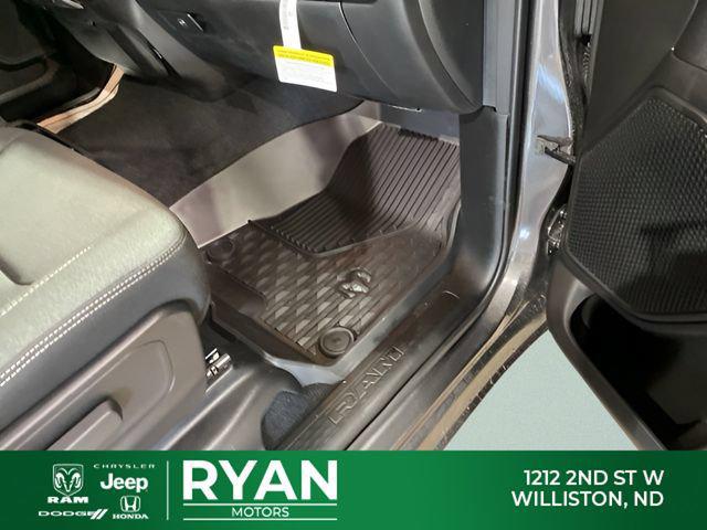 2026 Ram 1500 Warlock Crew Cab 4x4 5'7" Box
