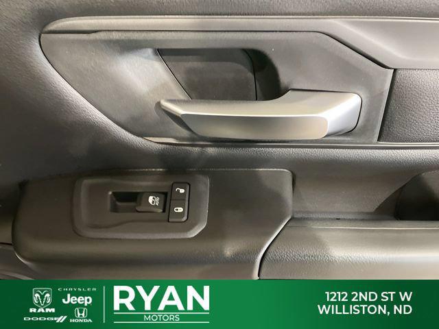 2026 Ram 1500 Warlock Crew Cab 4x4 5'7" Box