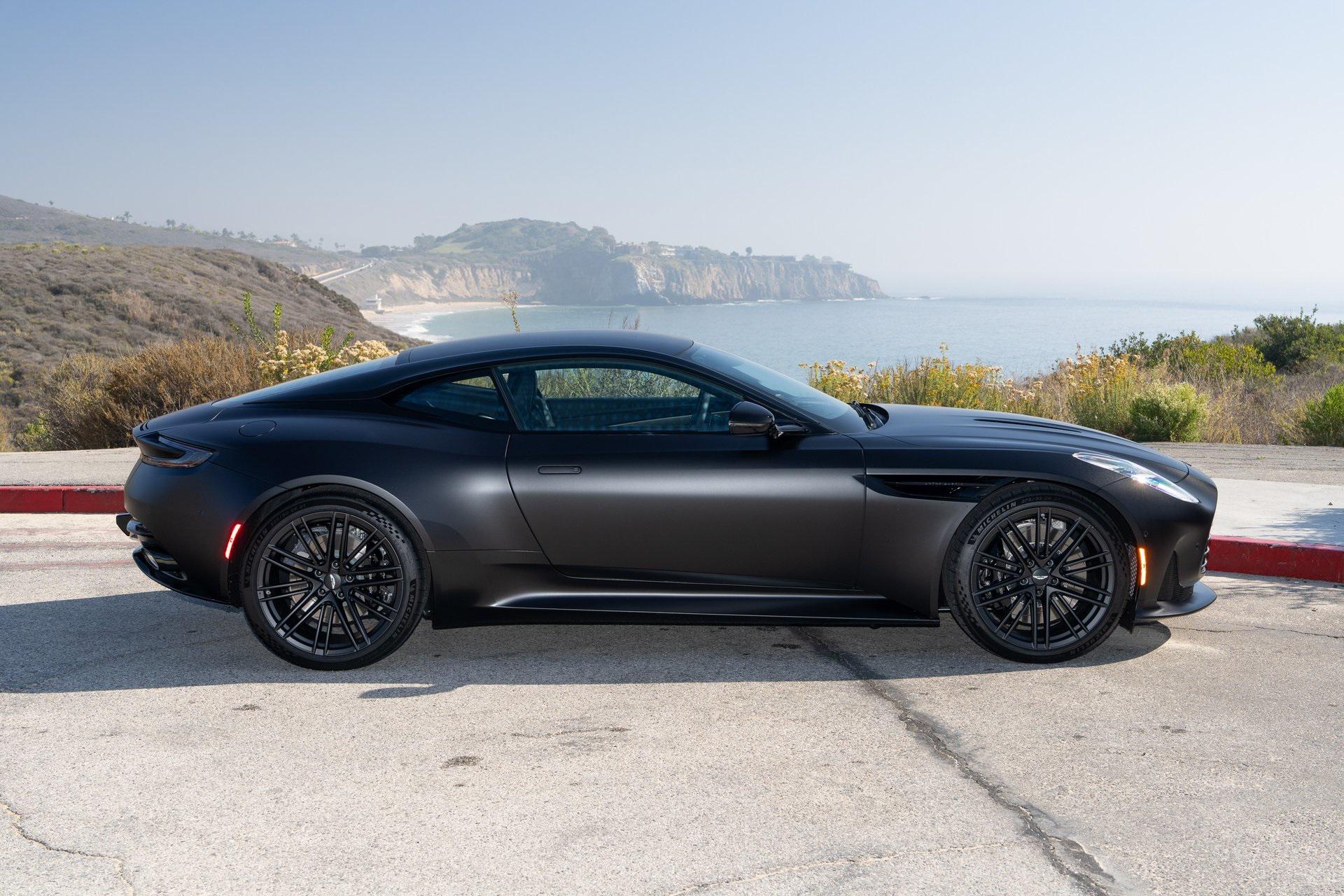 Aston Martin 2026 DB12