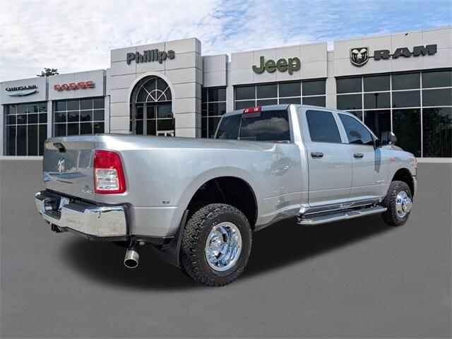2022 RAM 3500 Tradesman Crew Cab 4x4 8 Box