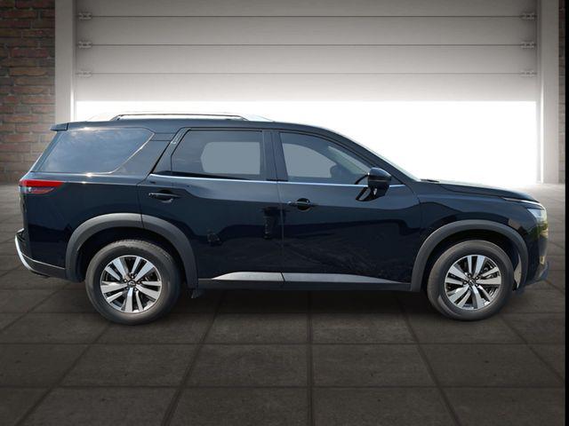 2023 Nissan Pathfinder SL 4WD