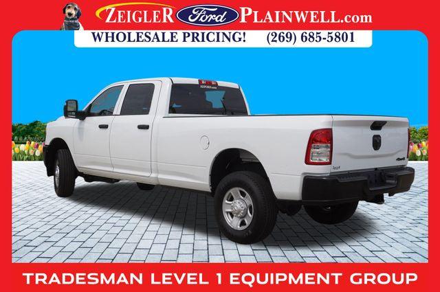 2023 RAM 3500 Tradesman Crew Cab 4x4 8 Box