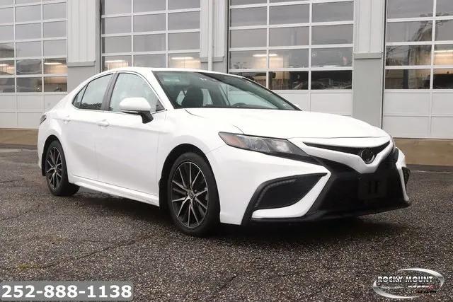 2023 Toyota Camry SE Nightshade Edition