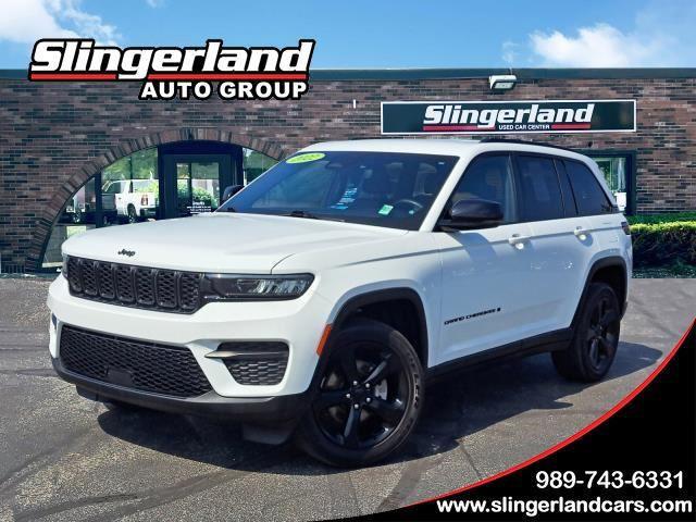 2022 Jeep Grand Cherokee Altitude 4x4 2022 Jeep Grand Cherokee Altitude 4x4