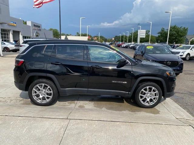 2022 Jeep Compass Latitude Lux 4x4
