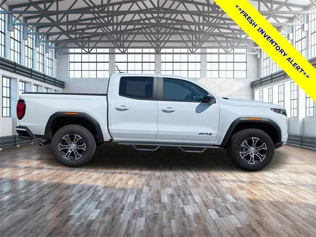 2025 GMC Canyon 4WD AT4
