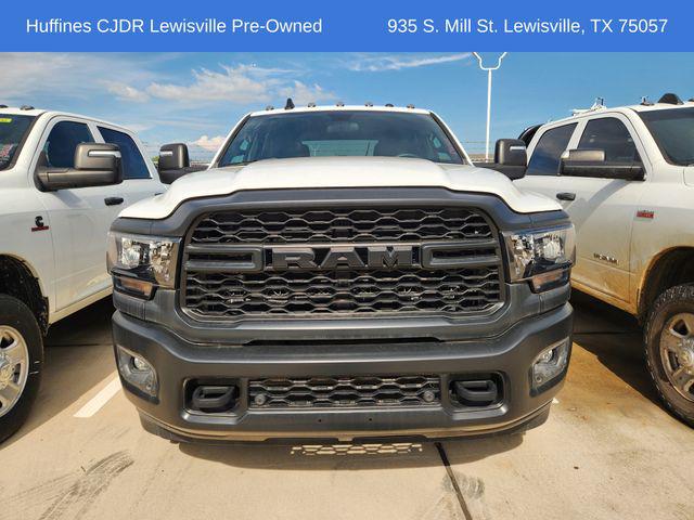 2023 RAM 3500 Tradesman Crew Cab 4x4 8 Box