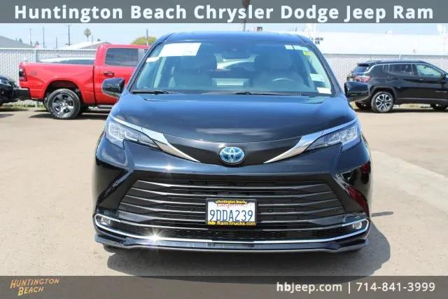 2022 Toyota Sienna XLE