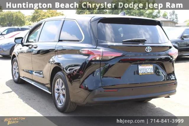 2022 Toyota Sienna XLE