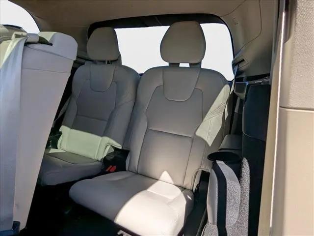2026 Volvo XC90 Ultra, B6 AWD Gas (mild hybrid), Gasoline, Bright, 7 Seats