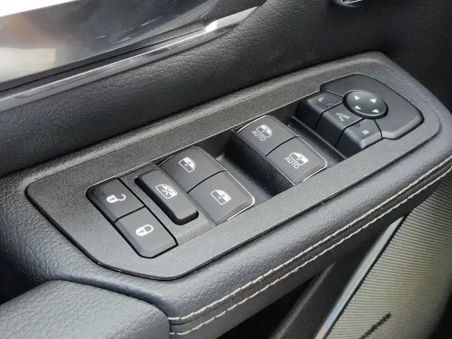 2026 Ram 1500 Laramie Crew Cab 4x4 57 Box