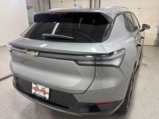 2025 Chevrolet Equinox LT 2