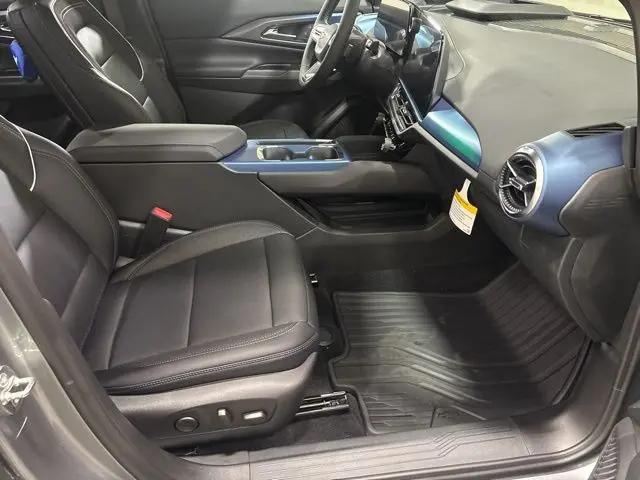 2025 Chevrolet Equinox LT 2