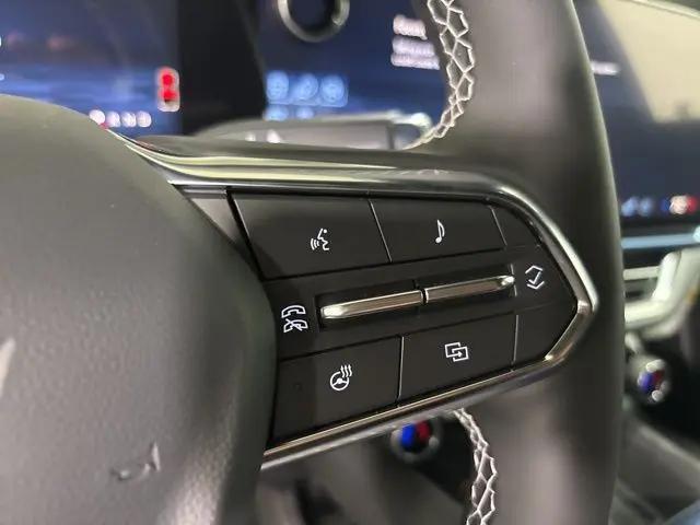 2025 Chevrolet Equinox LT 2