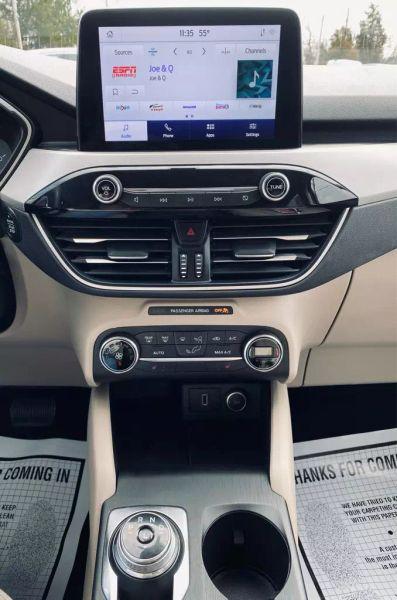 2020 Ford Escape SE