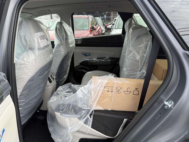 2025 Hyundai Tucson Limited - Photo 14