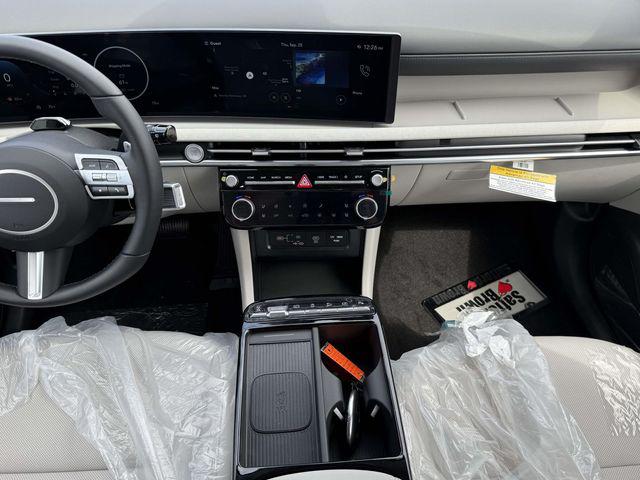 2025 Hyundai Tucson Limited - Photo 18